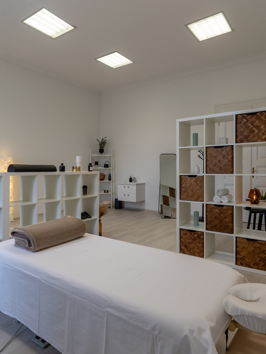 Treatment room with adjustable table and equipment
